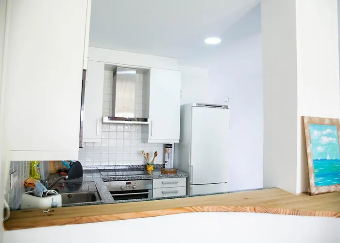 Vistas Al Mar Junto A La Playa 3b